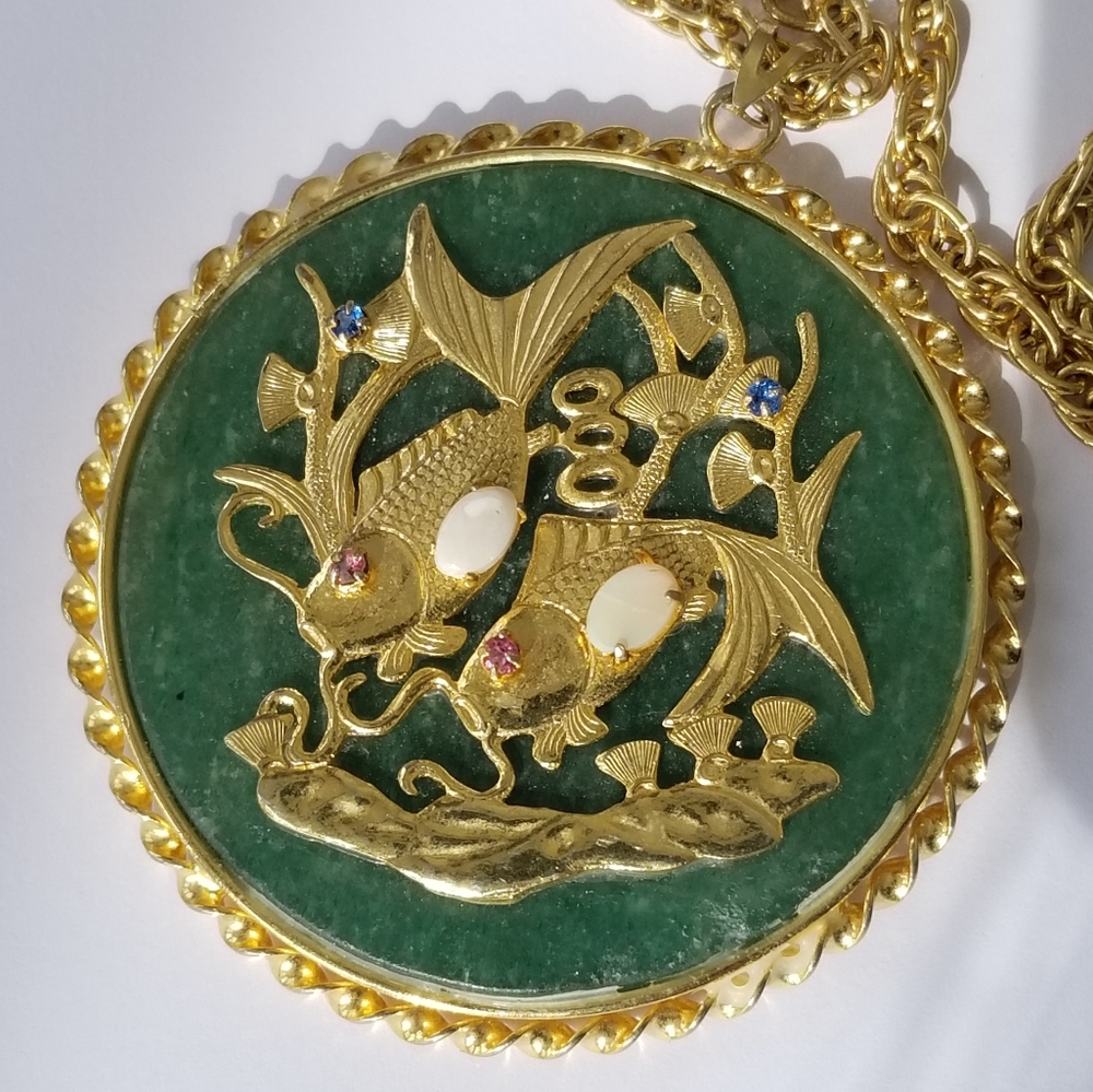 Relisted -vintage Chinese Jade blessing koi fish necklace gold tone goldfish - Picture 3 of 17